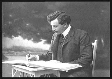 Abel Faivre, en train de dessiner