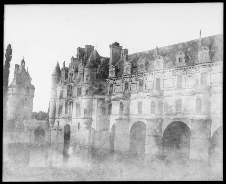 Façade et galerie sur le Cher