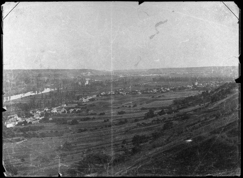 Le village et la plaine environnante