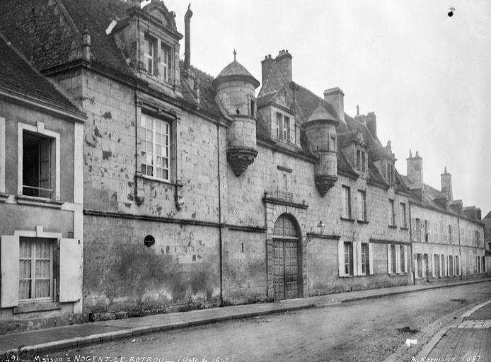 Façade de 1542, sur rue