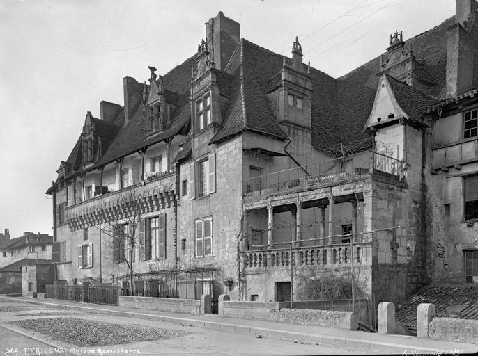 Façades Renaissance sur le quai de l'Isle