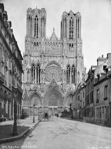 Façade ouest sur rue