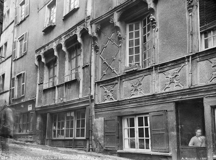 Façades de maisons du XVIe siècle rue de la Coutellerie