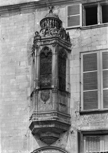 Tourelle d'encorbellement sur façade