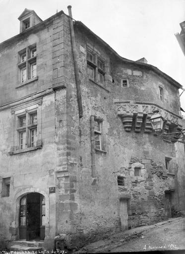 Angle de façades du Logis du Roy