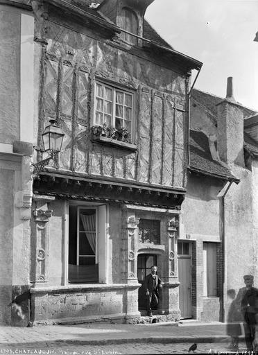 Façade à pans de bois sur la rue Saint-Lubin