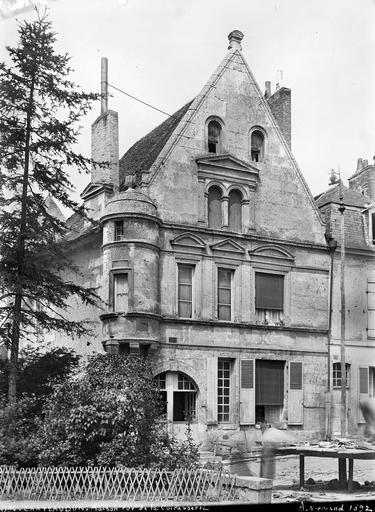 Façade sur la rue de la Cuirasserie