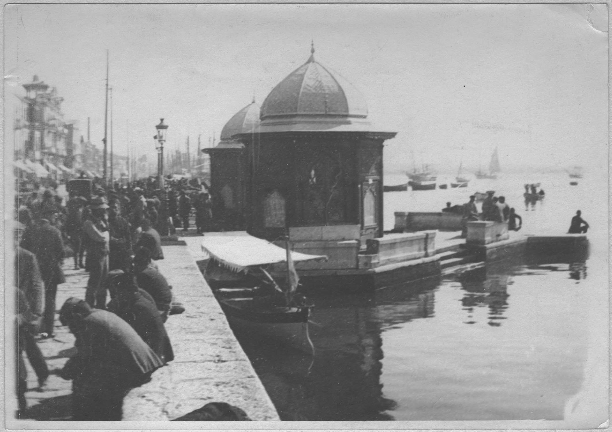 Salonique. Au débarcadère de la Liberté ; [Le port]