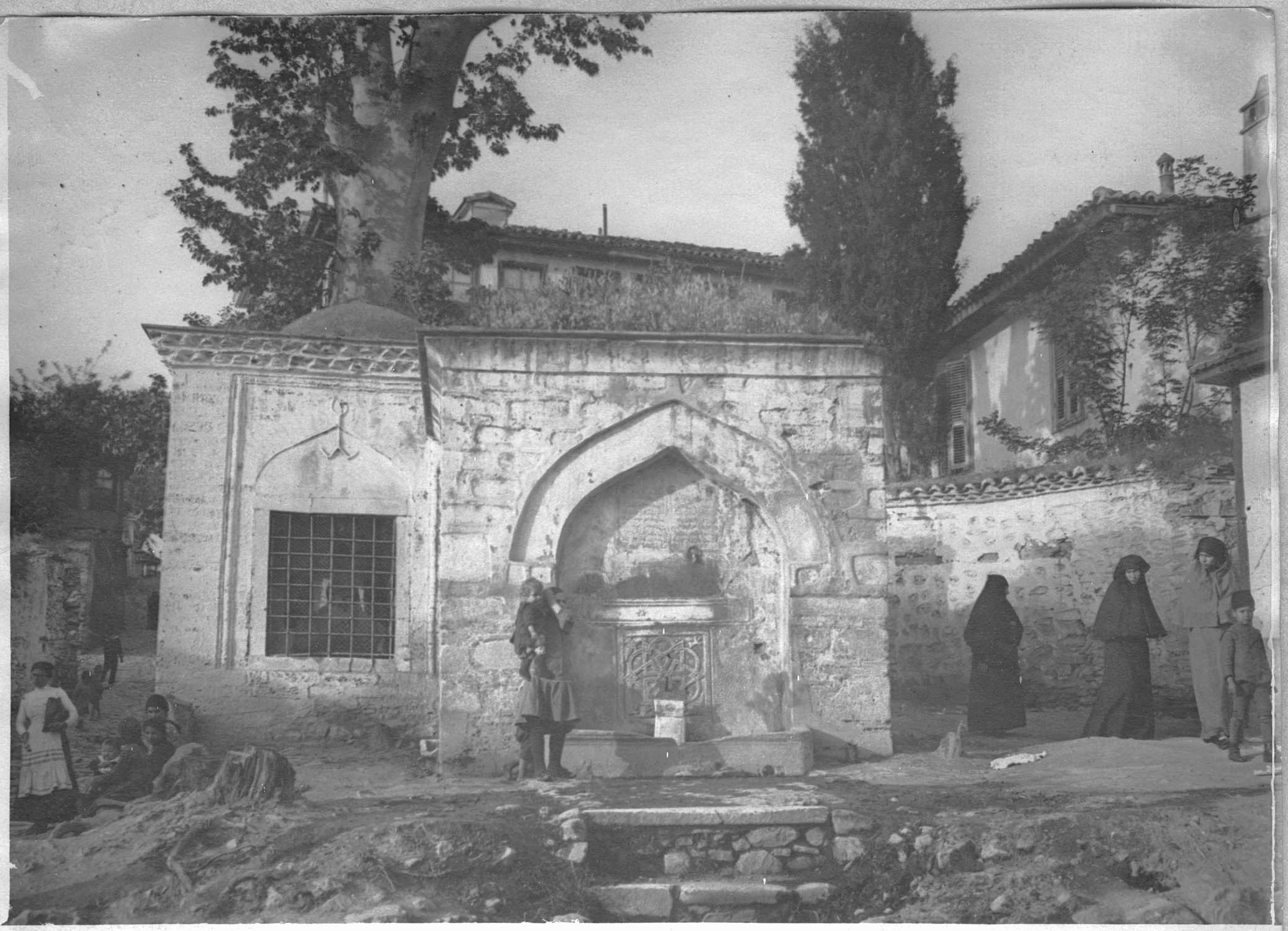 Salonique. Dans les rues de la ville. Fontaine rue Cassandre