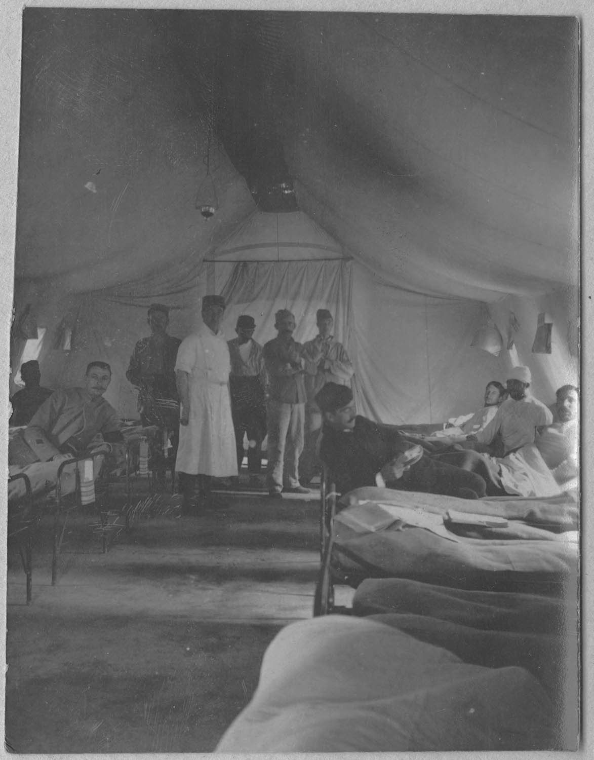 Salonique. Les hôpitaux du camp retranché de Salonique. Hôpital Princesse-Marie. Intérieur d'une salle