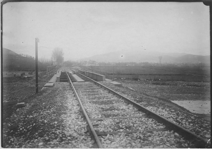La ligne de chemin de fer de Monastir (décembre 1916). Pont près de Kenali