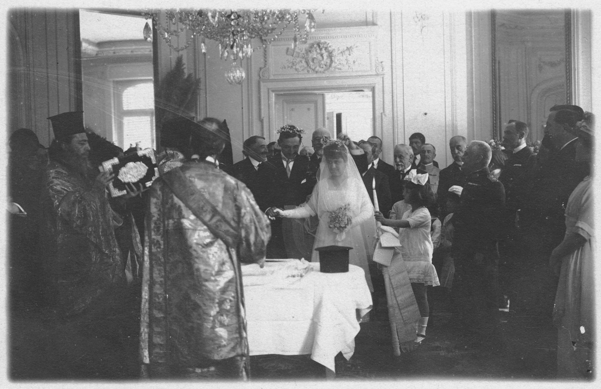 Salonique. Installation du gouvernement provisoire de Venizélos. Mariage de Mlle Danglis avec M. Milonas, secrétaire général du ministère des travaux publics, en présence des membres du gouvernement provisoire et du général Germavi
