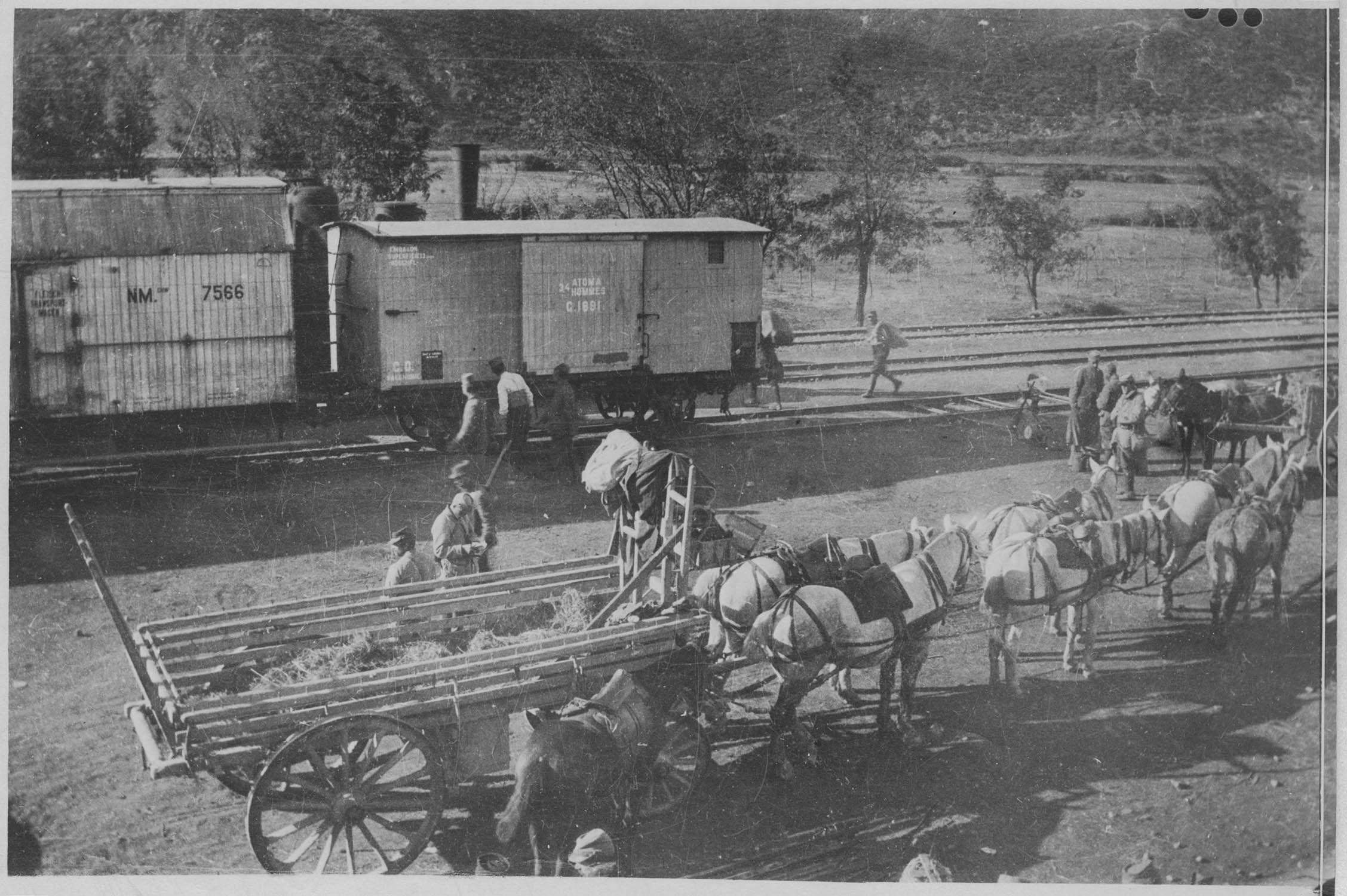 Strumitza-station. Ravitaillement ; [La gare]