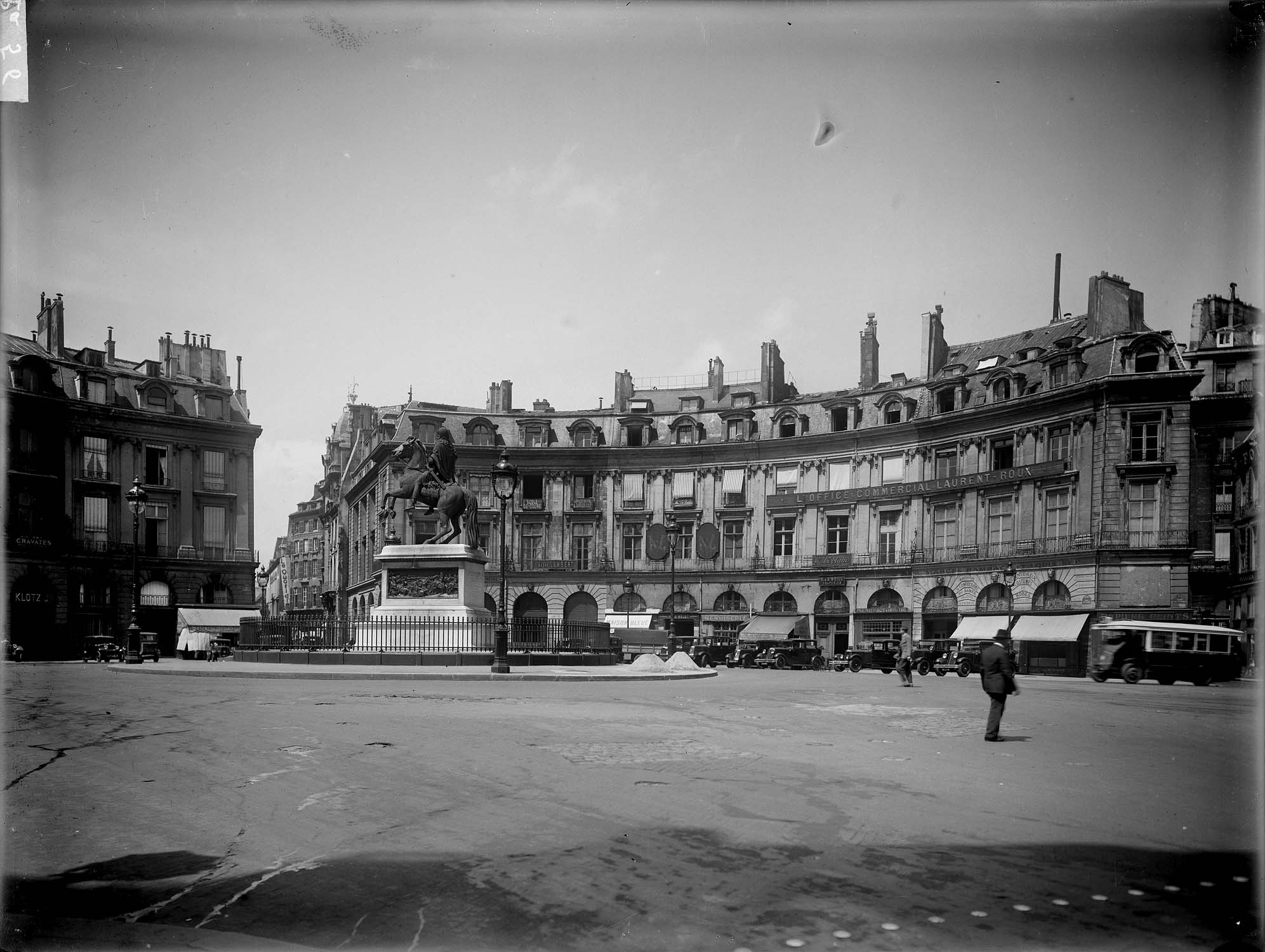 Vue générale de la place