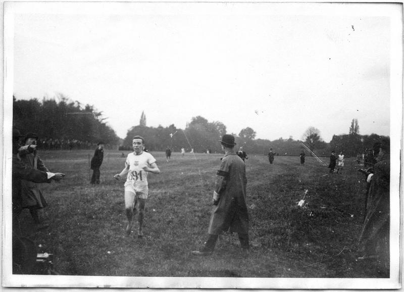 Cross-country militaire à Auteuil, l'arrivée de Keyser, le gagnant