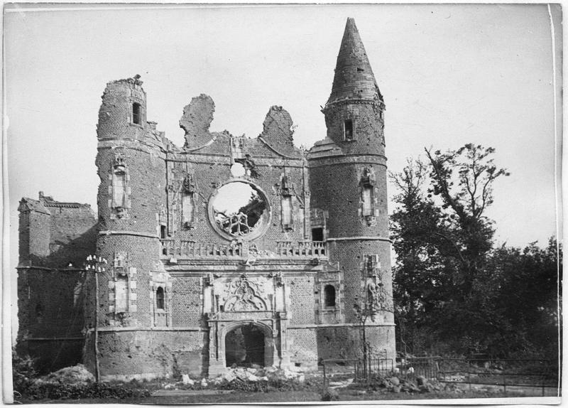 La chapelle du château, vue prise du parc