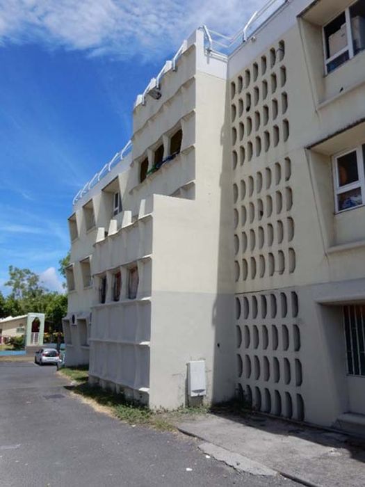 vue partielle de la façade