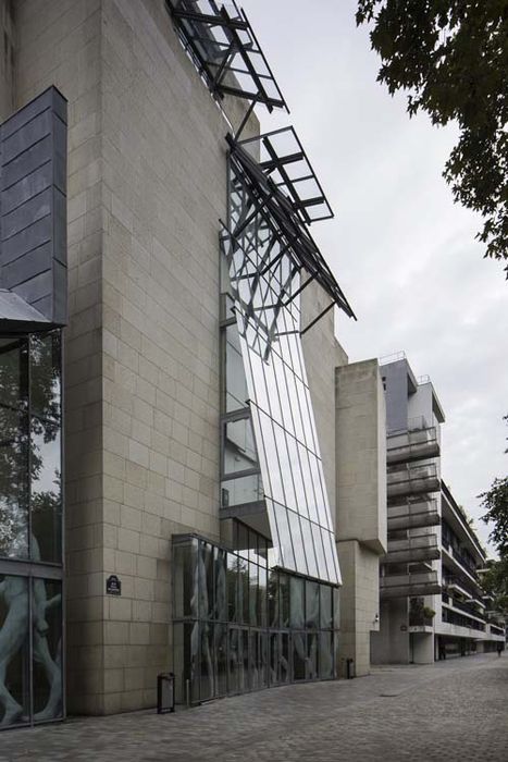 façade rue Jean-Paul Belmondo