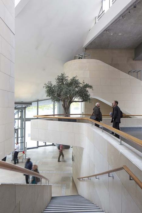 escalier du hall, vue partielle