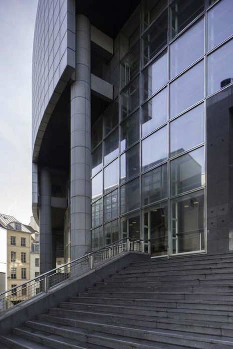 façade sur la place de la Bastille