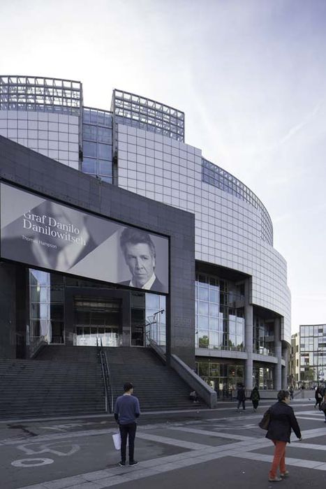 façade sur la place de la Bastille