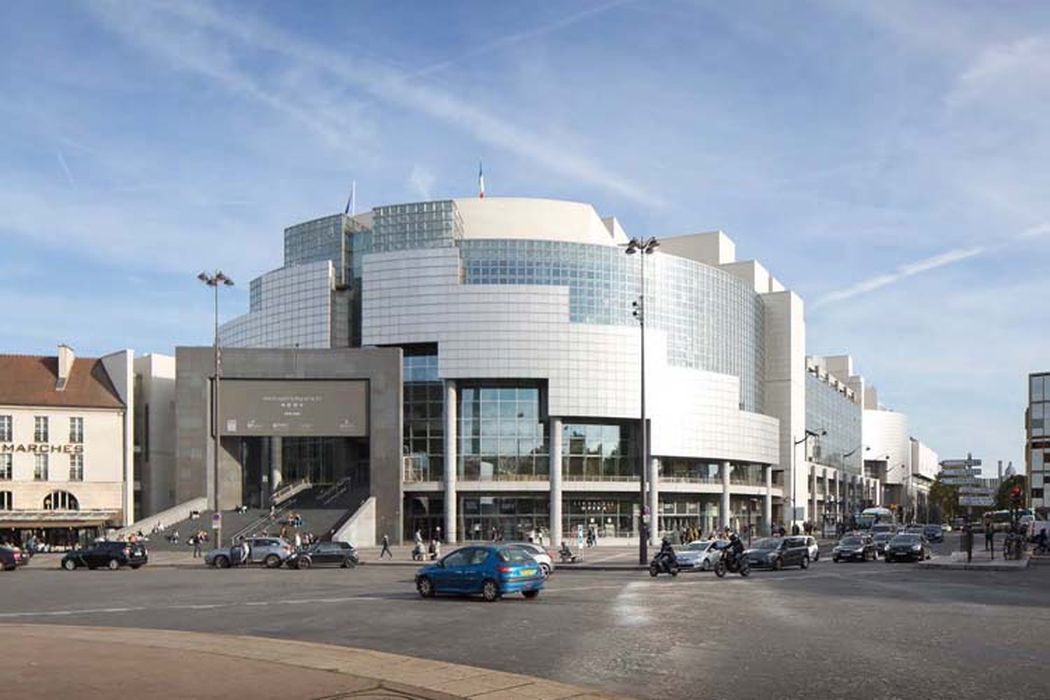 façade sur la place de la Bastille