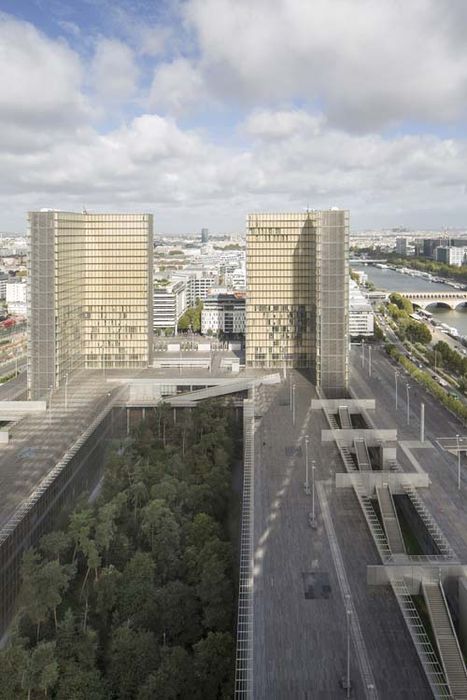 vue générale des bâtiments dans leur environnement