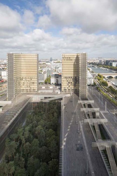 vue générale des bâtiments dans leur environnement
