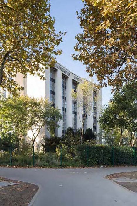 façade sur jardin, vue partielle