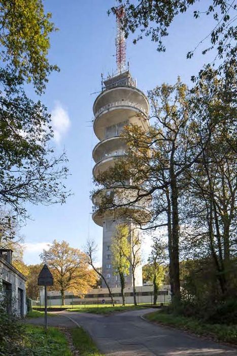 vue générale de la tour dans son environnement