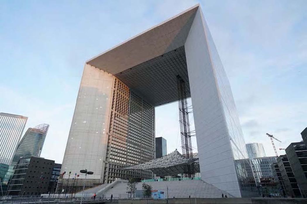 vue générale du bâtiment dans son environnement