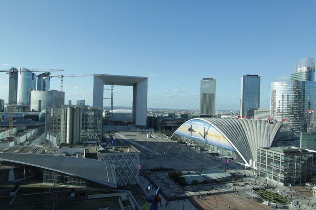 vue générale du bâtiment dans son environnement