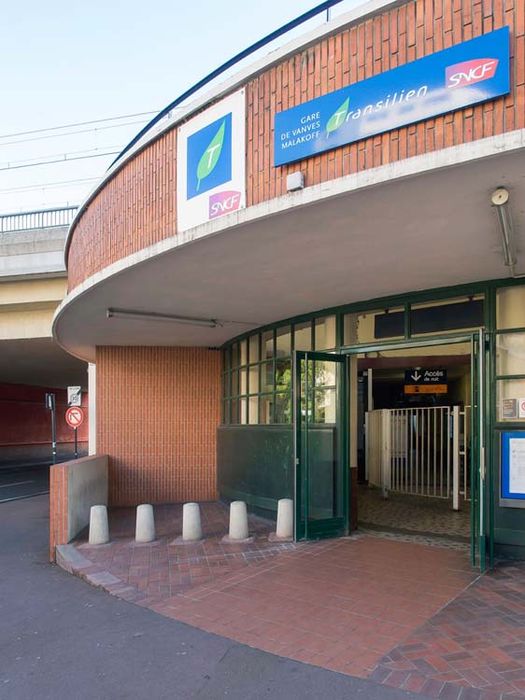 accès au hall d’entrée de la gare