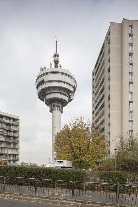 vue générale de la tour dans son environnement