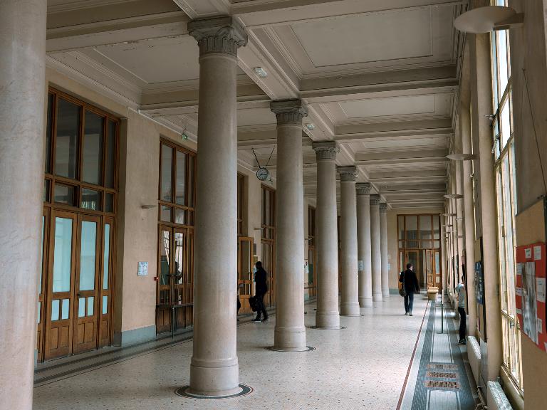 colonnade