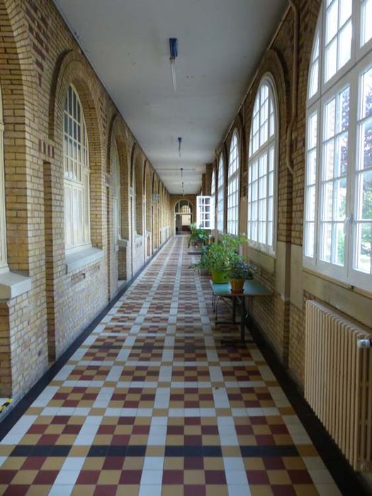 vue générale d’un des couloirs de circulation