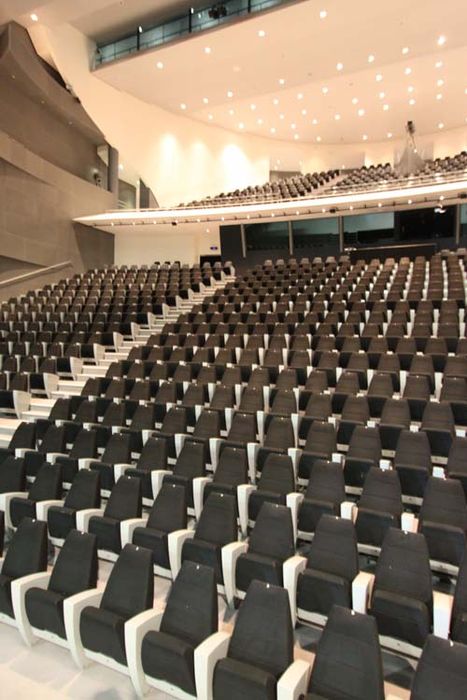 salle de spectacle, vue partielle