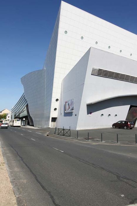 vue partielle du bâtiment