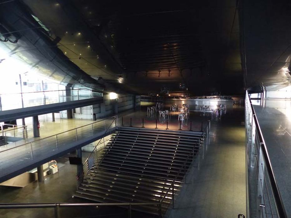 vue partielle de l'espace intérieur