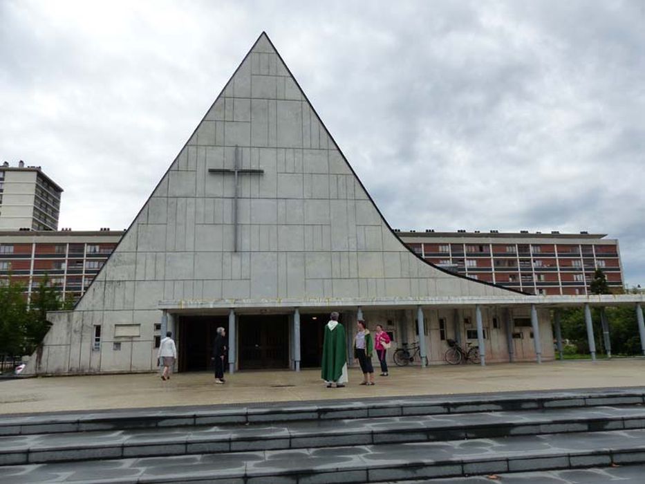 église
