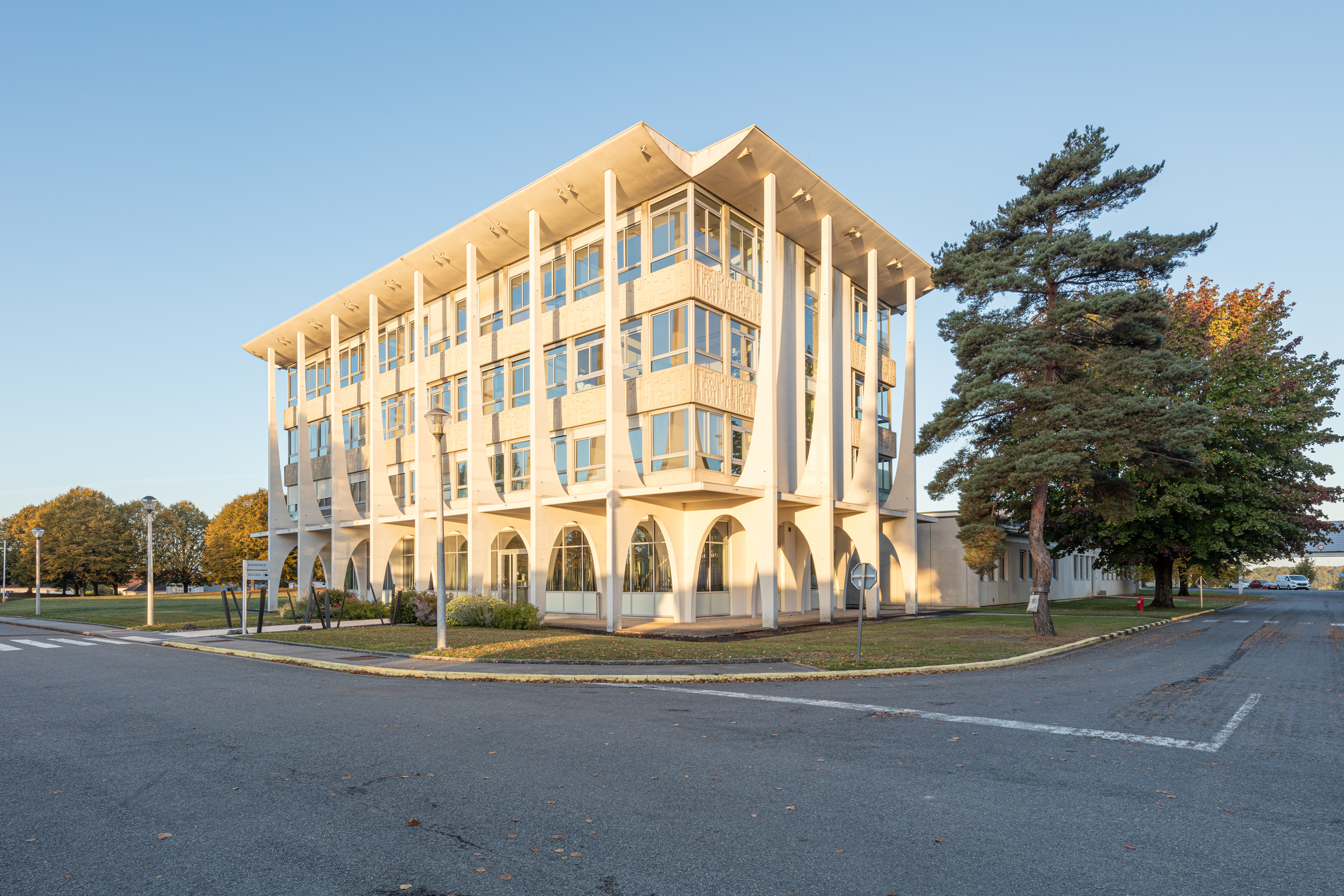 Epernon-Centre d'études et de recherche du béton CERIB