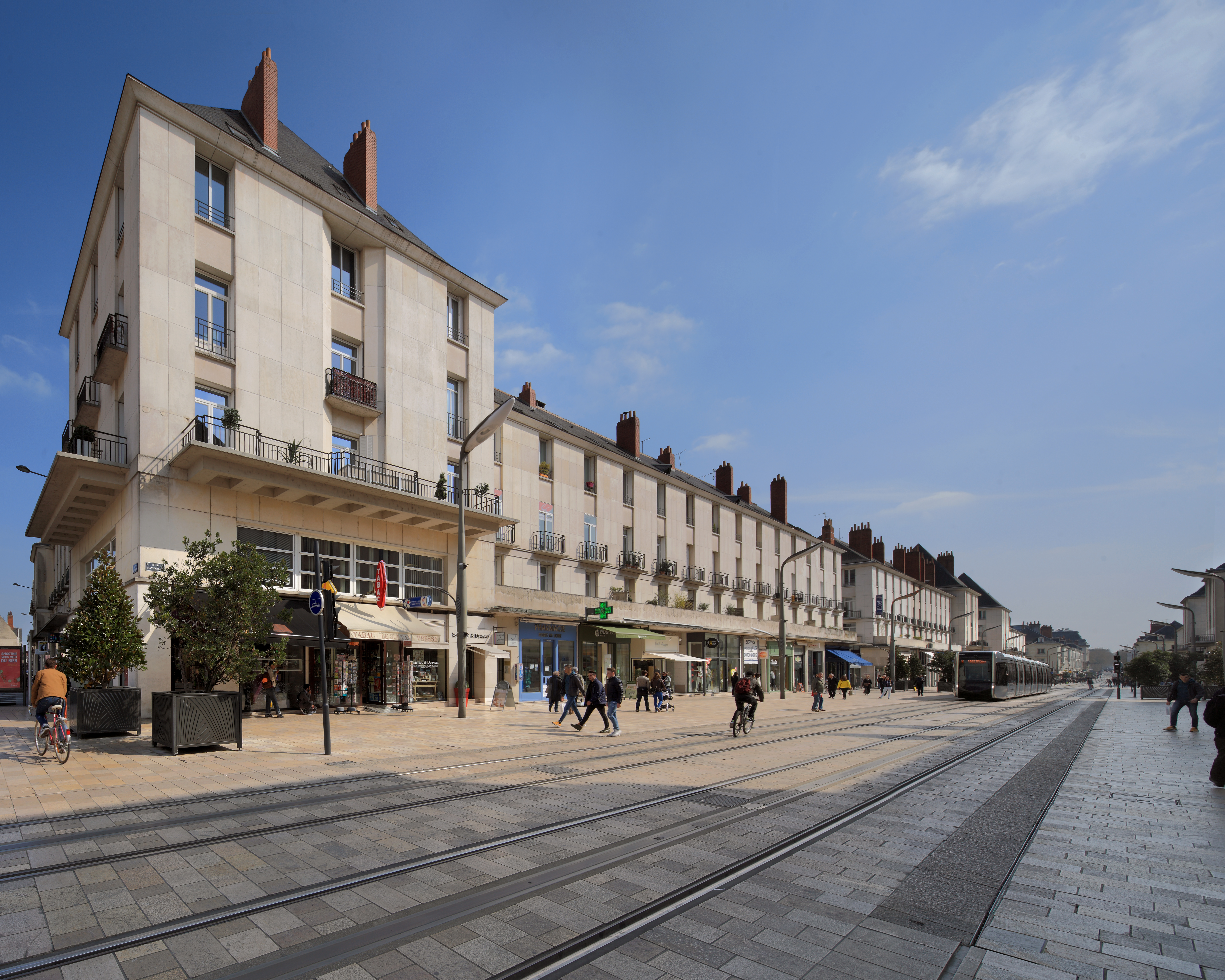 Tours-Ens. rue Nationale reconstruite
