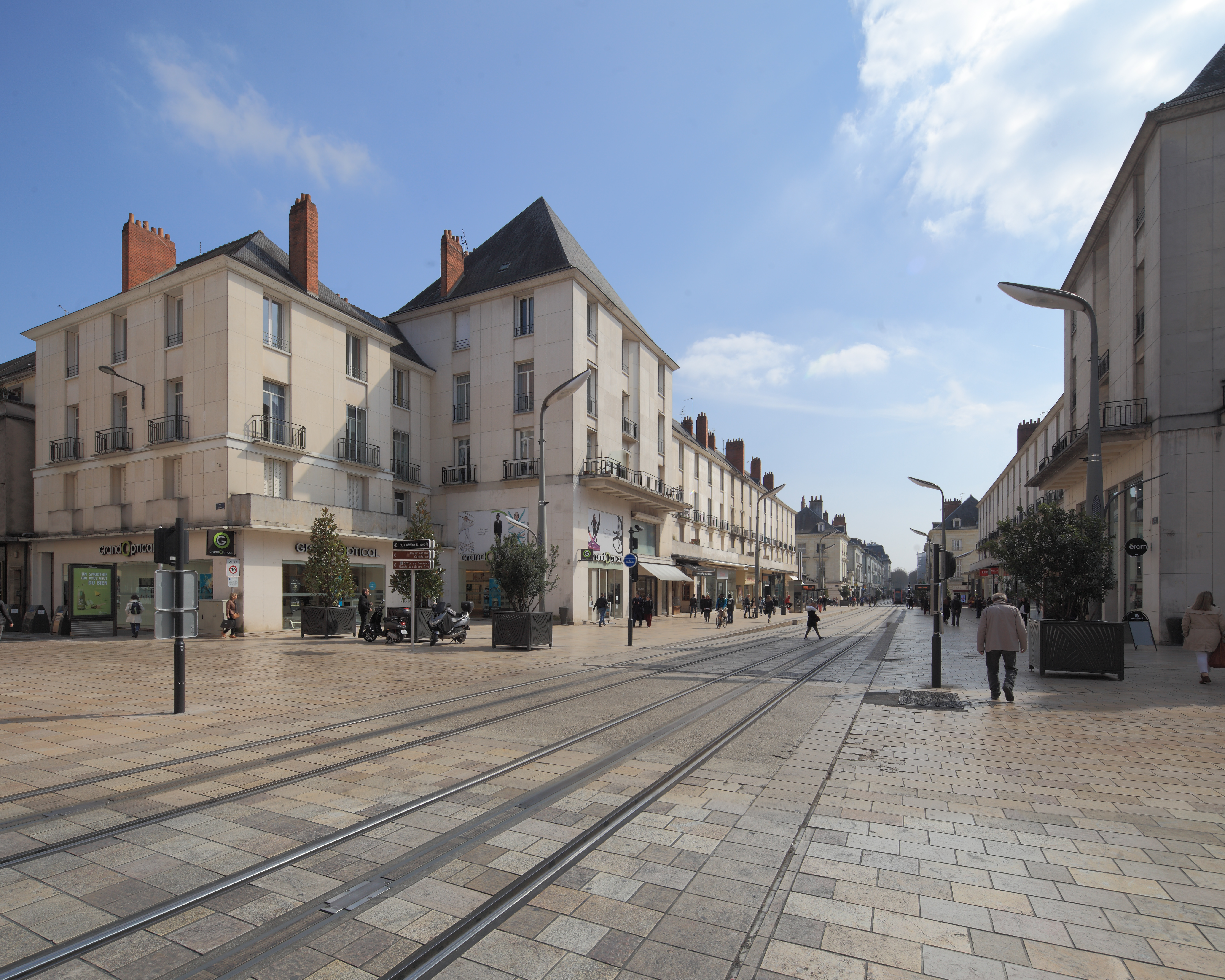 Tours-Ens. rue Nationale reconstruite