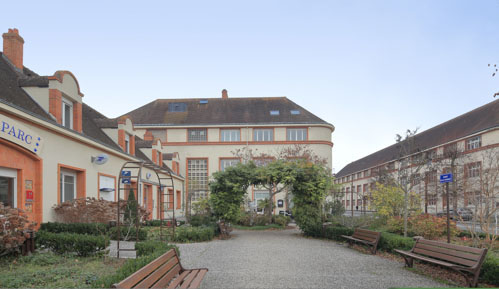 45_Châteauneuf-sur-Loire, îlôt de la reconstruction du centre-ville