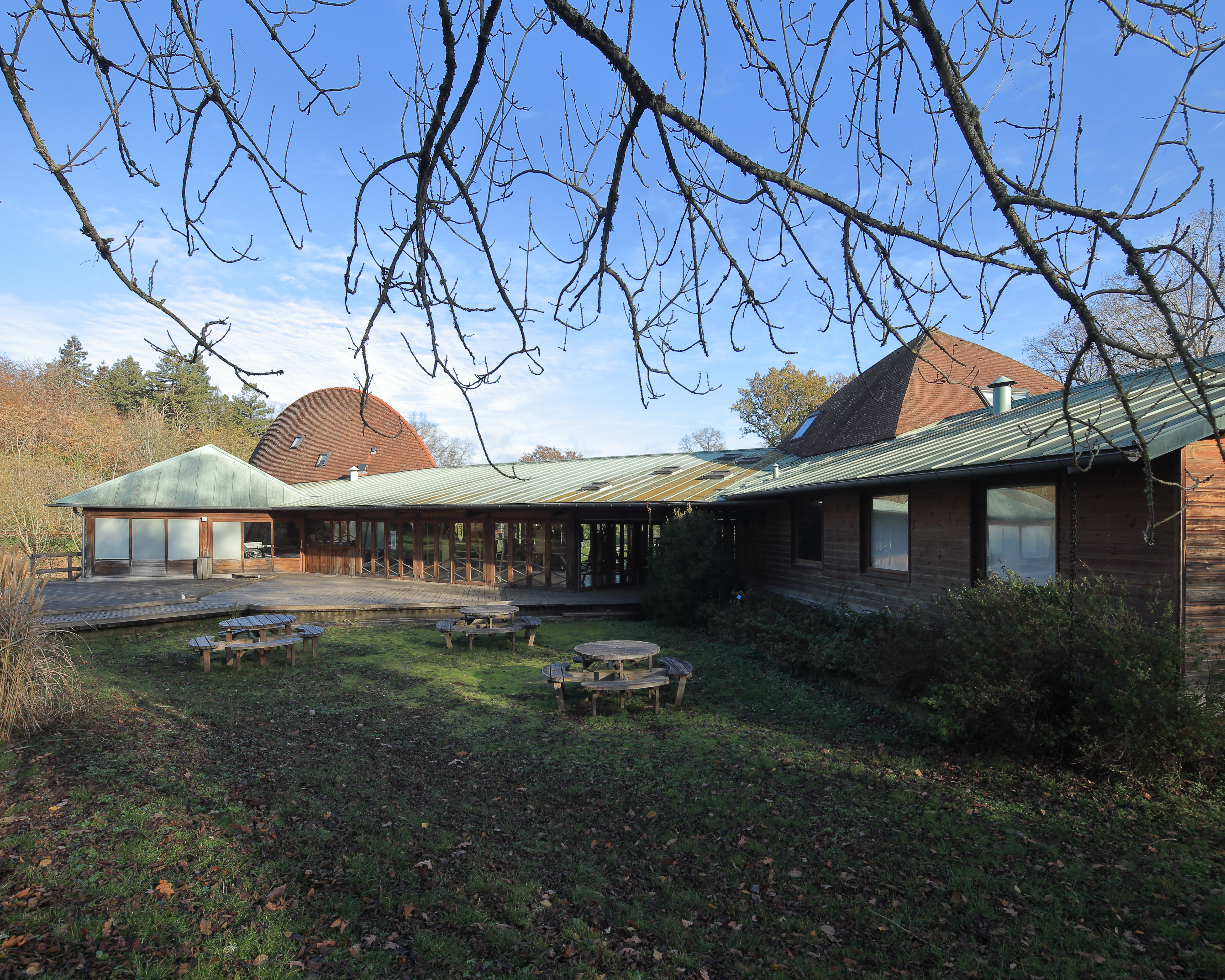 45_Nogent-sur-Vernisson-Arboretum-pavillon d'entree Les Barres-facade occidentale-2