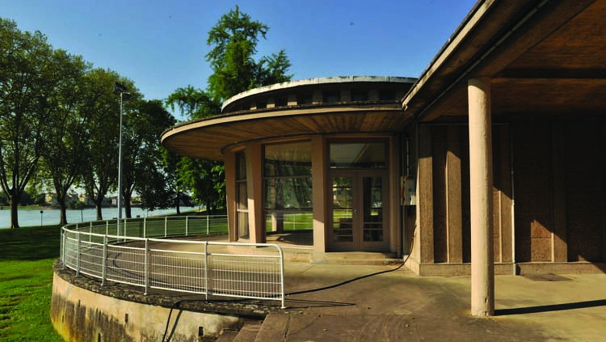 vue partielle du bâtiment