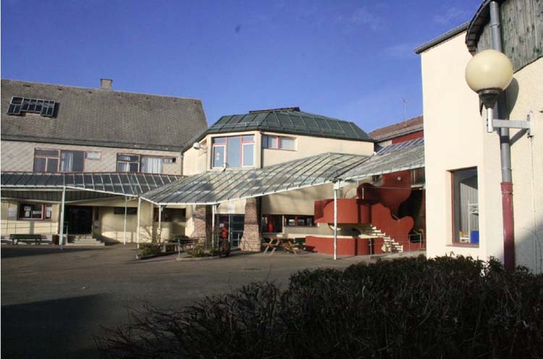 vue partielle des bâtiments