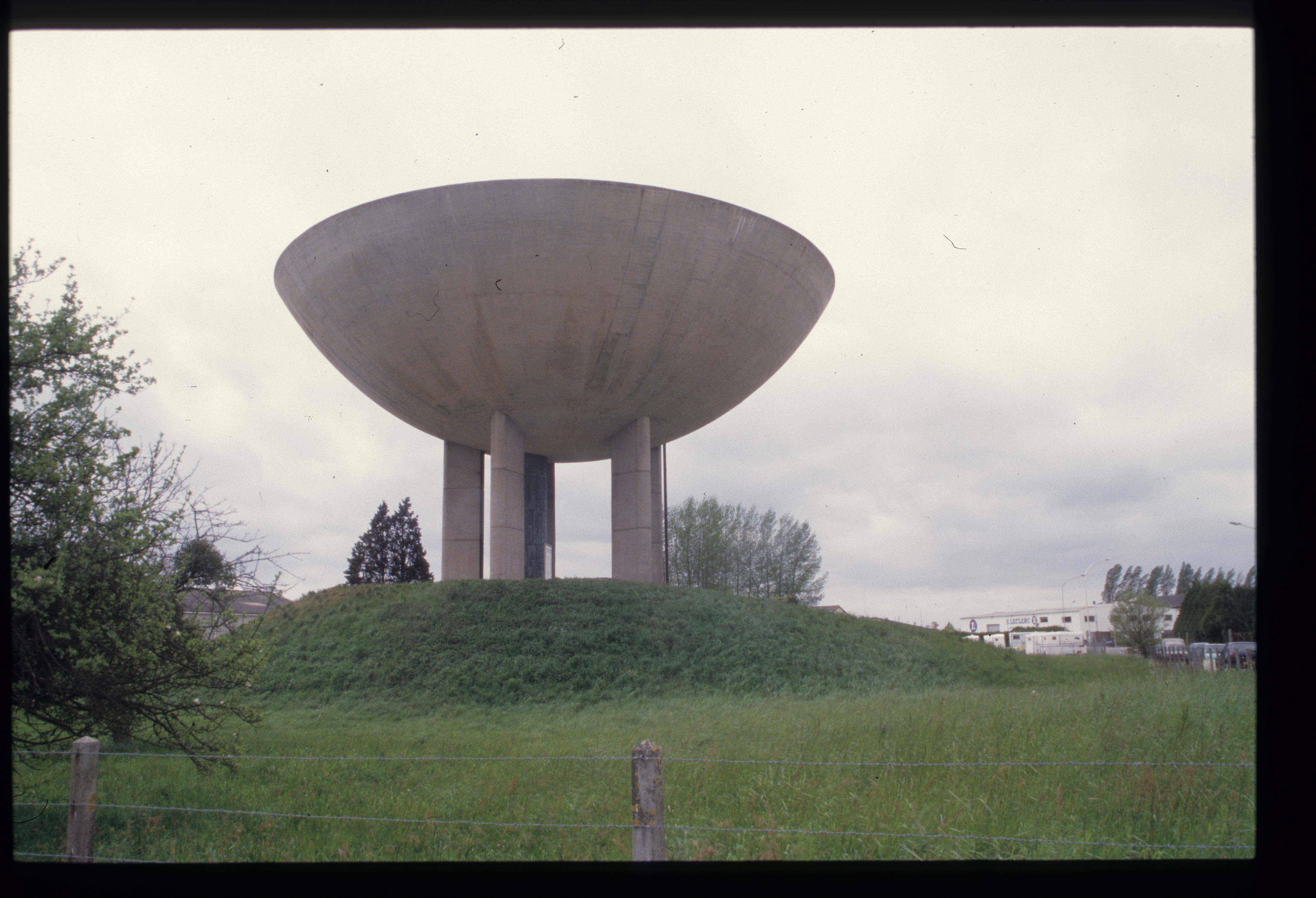 14_Lisieux-château d'eau