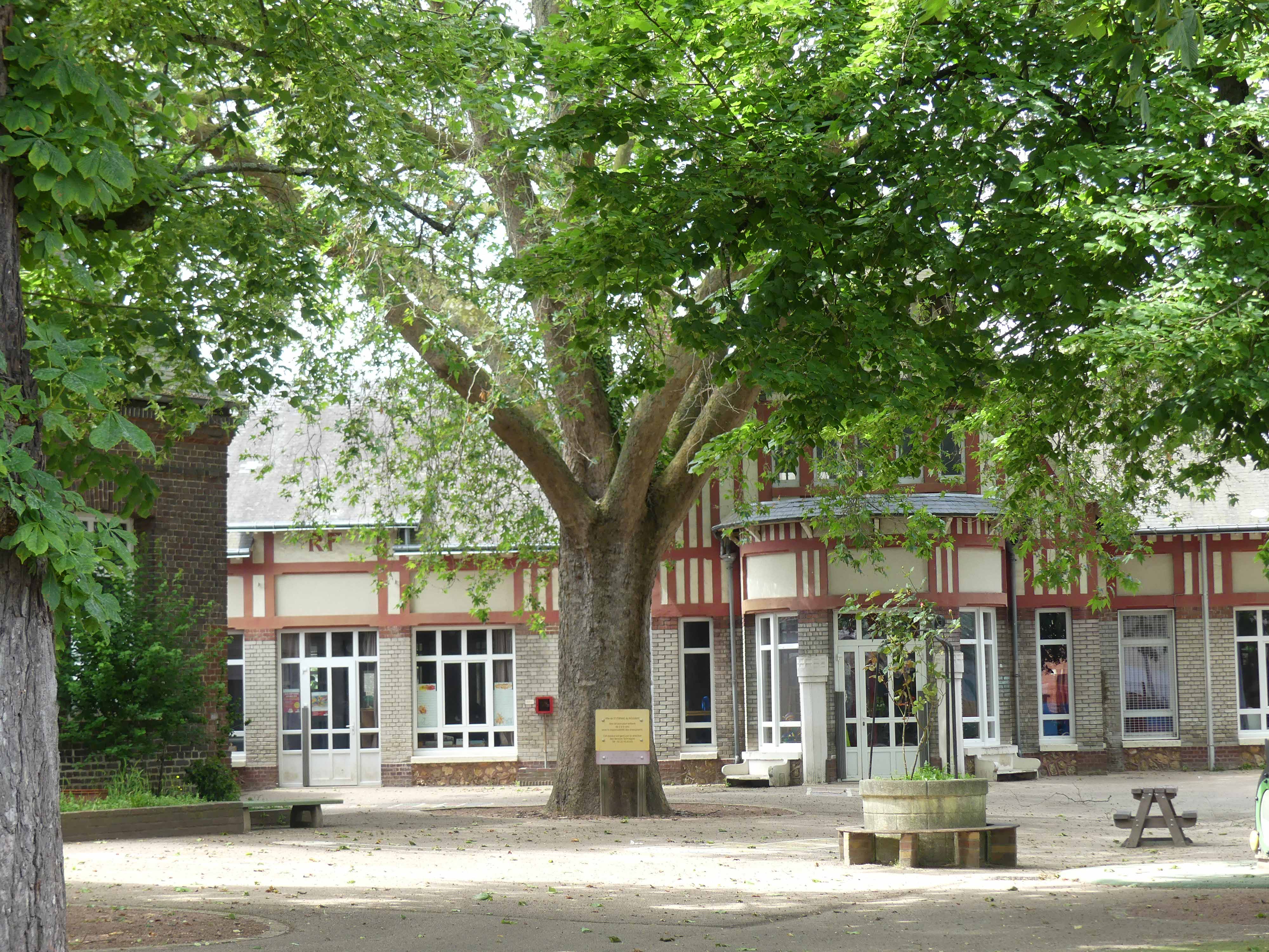 76_Saint-Étienne-du-Rouvray-école maternelle Kergomard