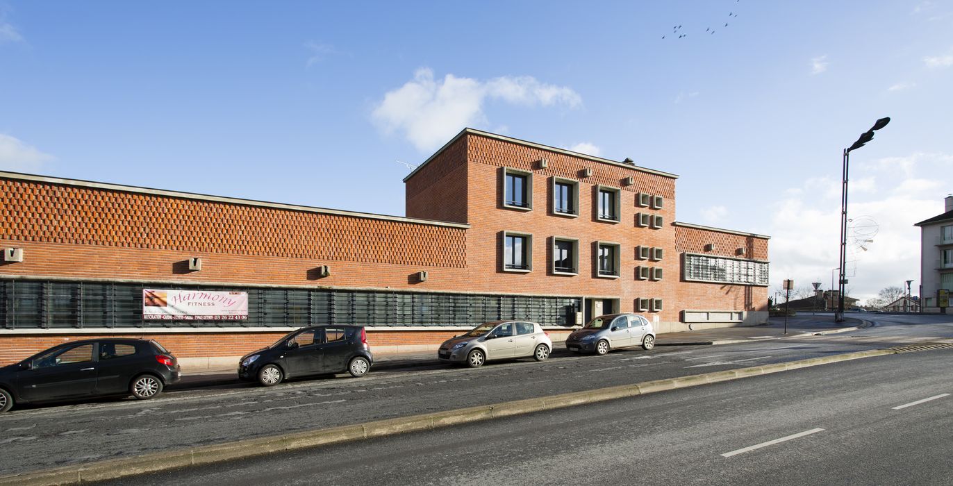 façade ouest, avenue de la Gare